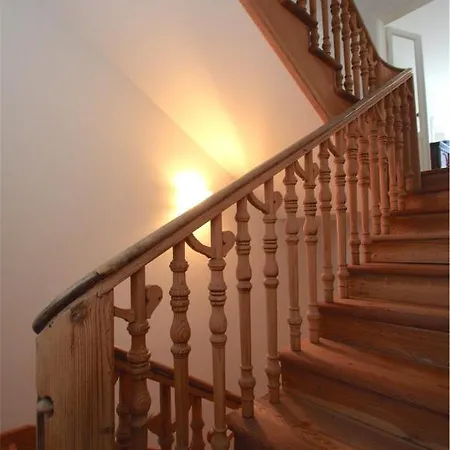 Emilia Villa *