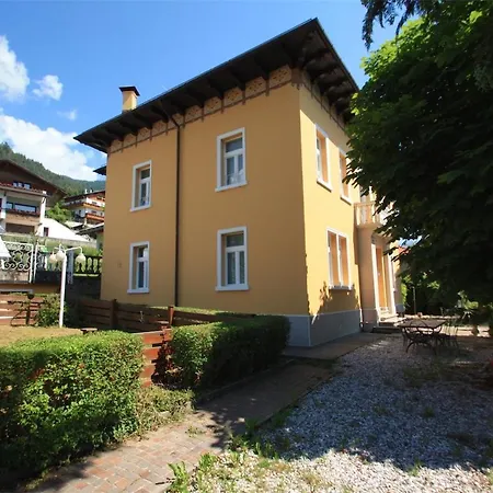 Emilia Villa