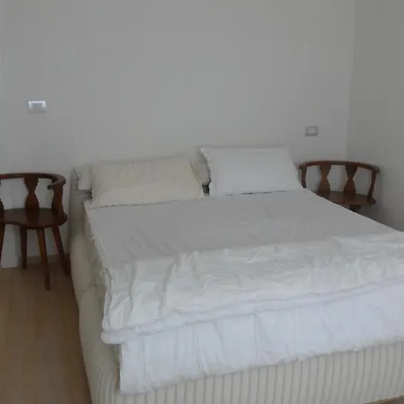 Emilia Villa *